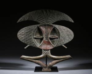 Masque Kota : symbole sacré et enjeux patrimoniaux