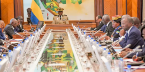 La Vᵉ République passe de la parole à l’acte